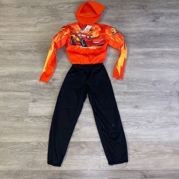 Cars 2 Lightning McQueen Flash Muscle Costume S (4-6) Incl. Muscle Arms & Hat - Picture 2 of 6